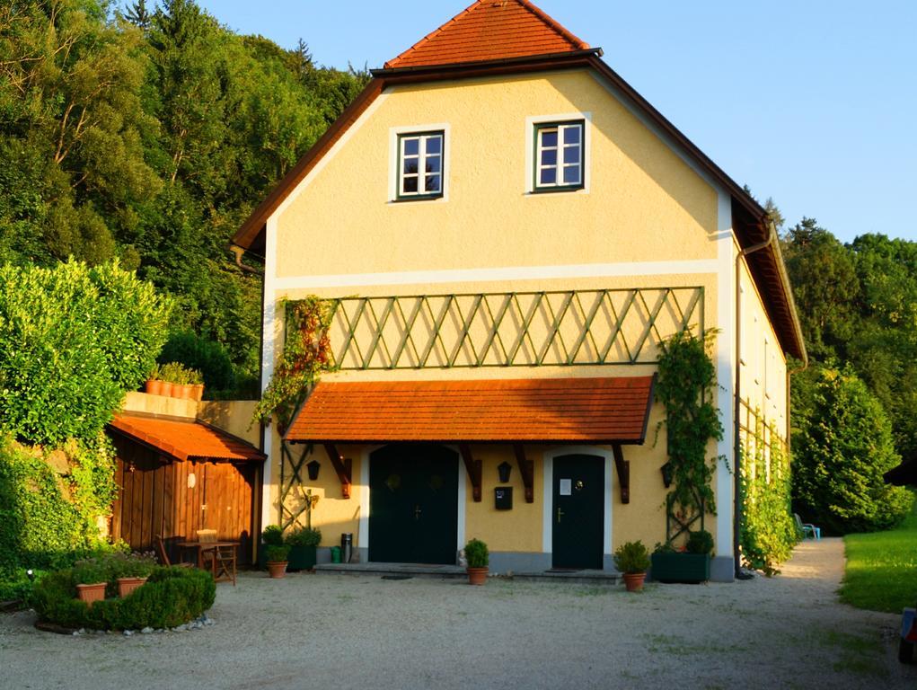 Wald Pyhra - Urlaub Im Elsbeerlandアパートメント エクステリア 写真